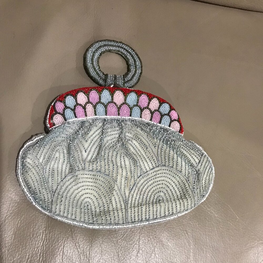 VINTAGE BEADED COIN PURSE (HAND MADE IN BELGIUM) - PREOWNED-